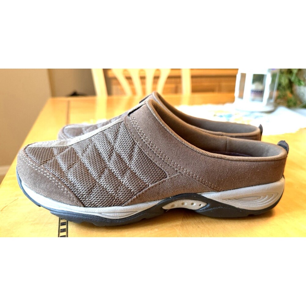 Easy Spirit Womens sz 8 Traveltime Mules Clogs Slip On Shoes Tan Mesh Suede